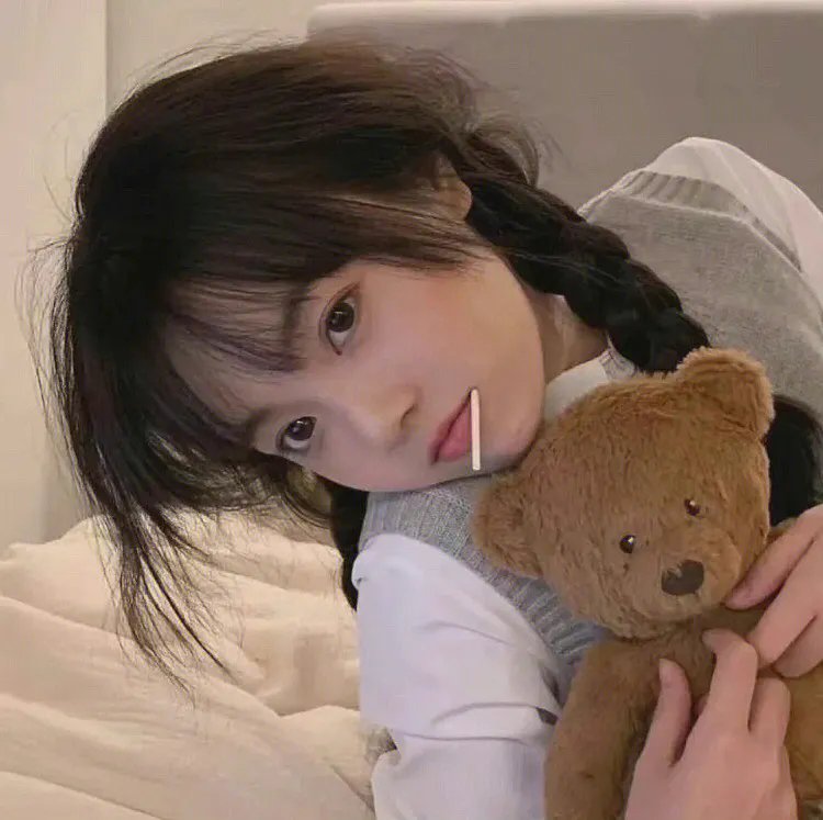 照片里的伴娘